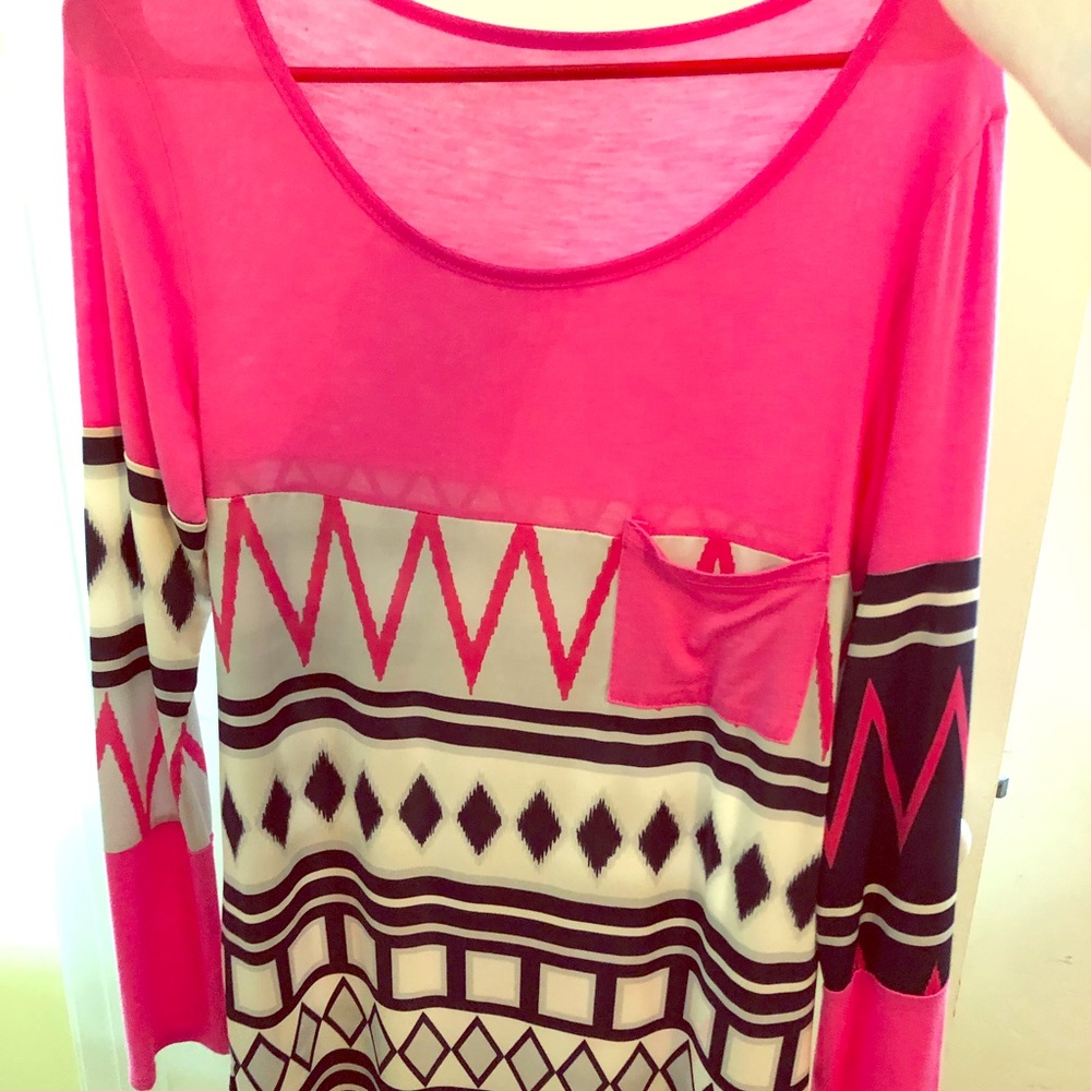 Long lightweight long-sleeve shirt